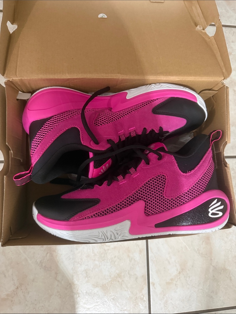 New in Box Under Armor Curry 3Z 25 SDE-Pink Black Men’s 9.5 Women’s 11